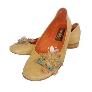 EVERYBODY BZ Moda Tan Leather Round Toe Slip On Block Heel